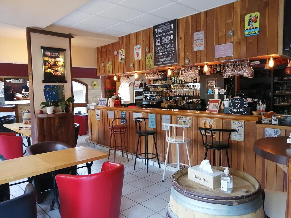 Le Grand Chatelard Hotel Bar Restaurant Sainte-Marie-de-Cuines エクステリア 写真